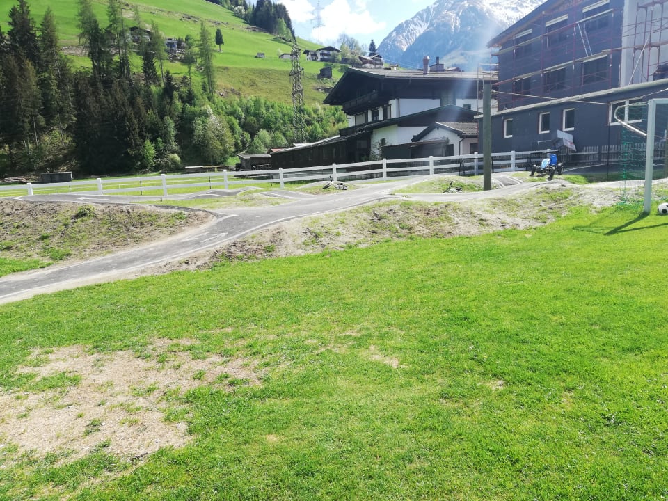 Gartenanlage Kinderhotel Felben