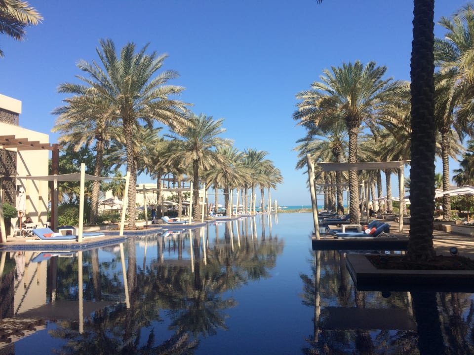 Pool Park Hyatt Abu Dhabi Hotel and Villas