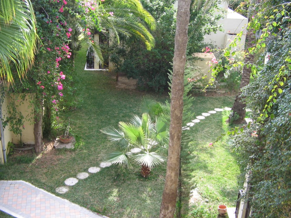 Schön gestaltete, gepflegte Gartenanlage Hotel Paradis Palace