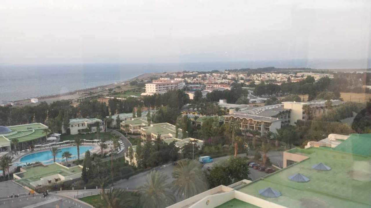 Sky-Bar Blick auf Hotelanlage Kipriotis Hippocrates Hotel