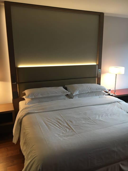 Double bed Sheraton Zürich Hotel
