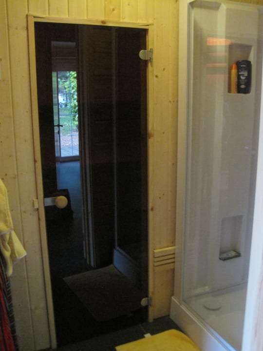 Sauna unten mit Dusche Narvik HomeParc Mooi Zutendaal