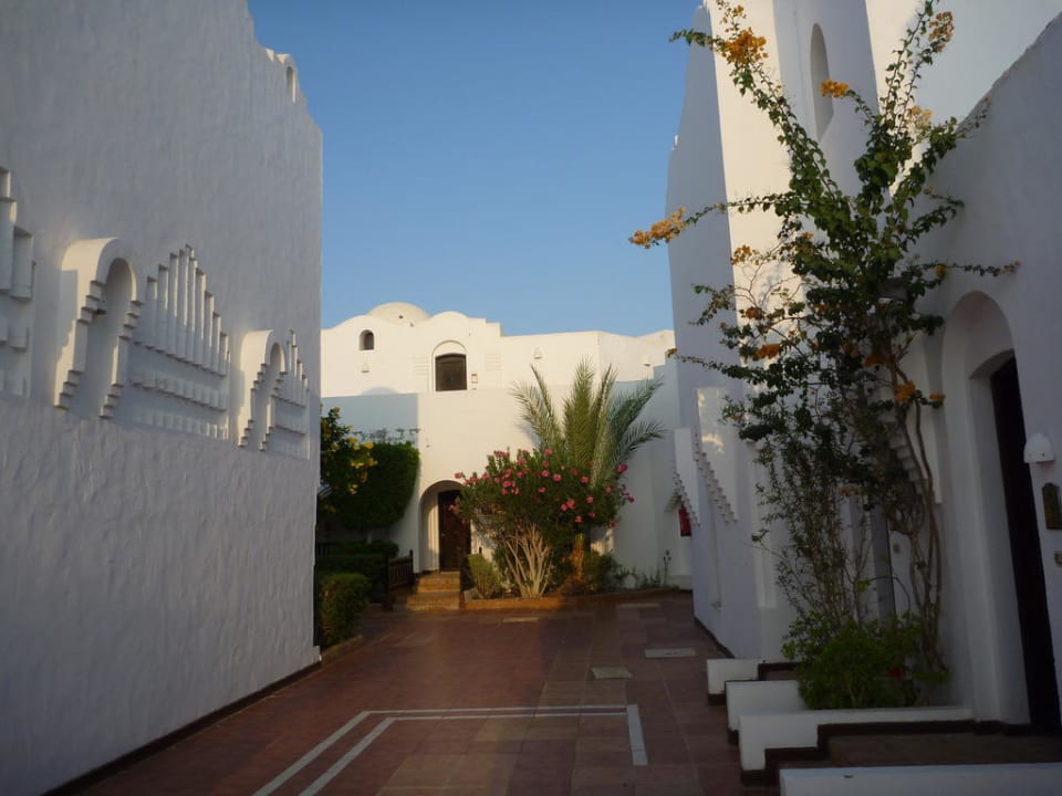 Wege durch die Anlage Arabella Azur Resort