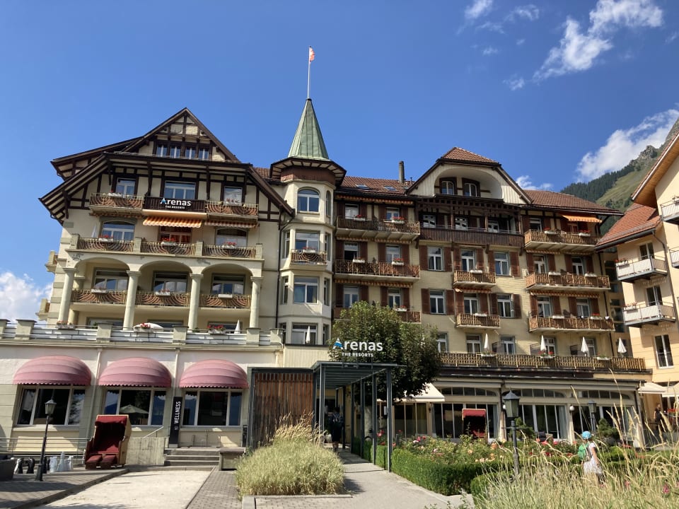 Außenansicht Victoria Lauberhorn Wengen, a Faern Collection Hotel