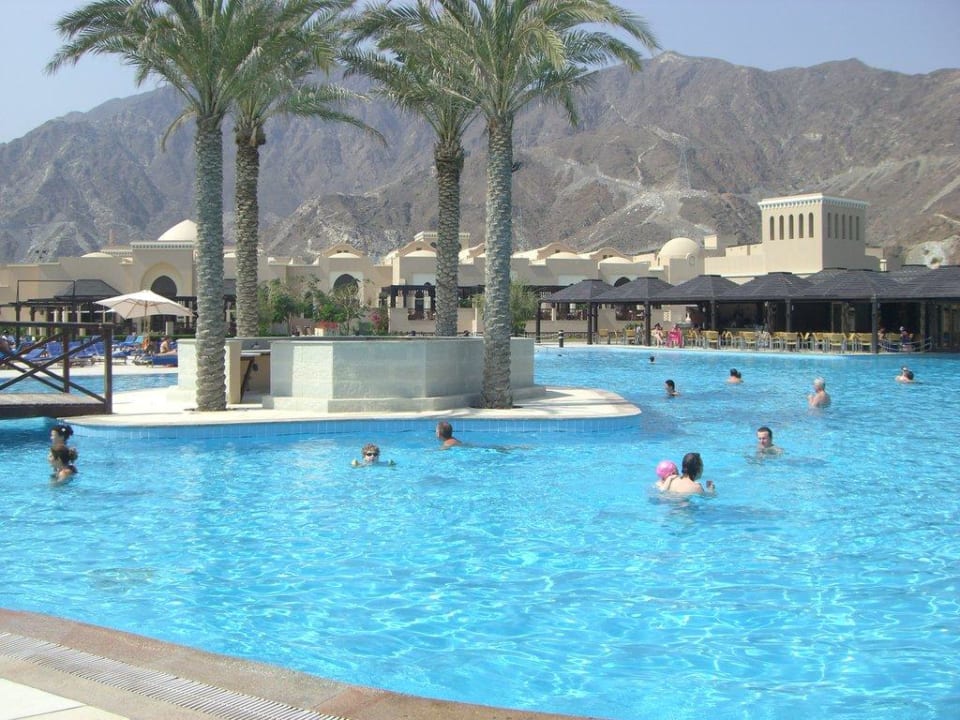 Basen Miramar Al Aqah Beach Resort