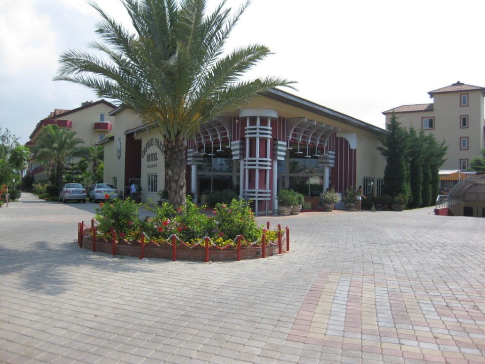 Eingang Hotel Orfeus Park