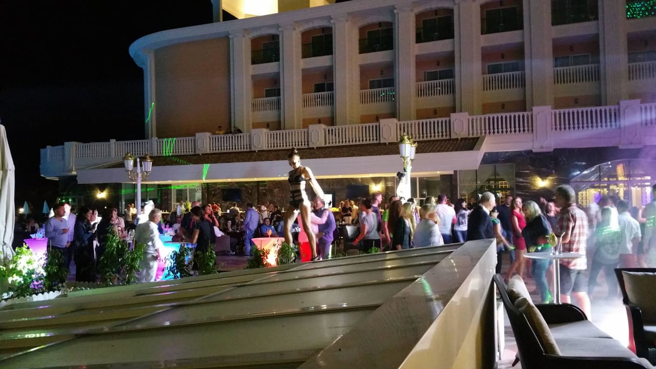 Poolparty Litore Resort & Spa