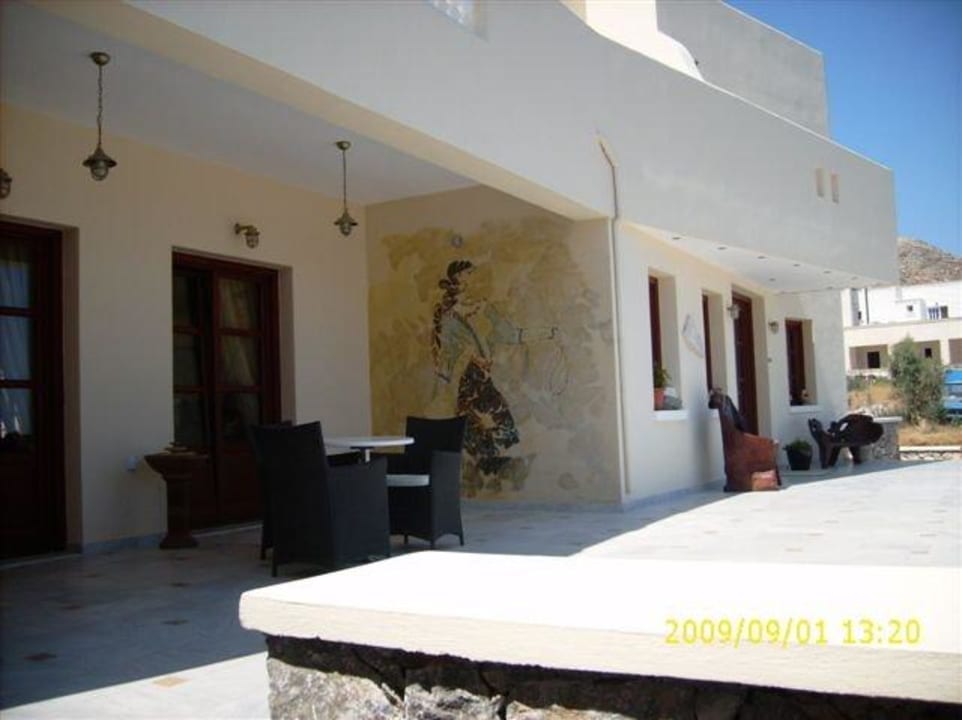 Außenansicht Hotel Epavlis