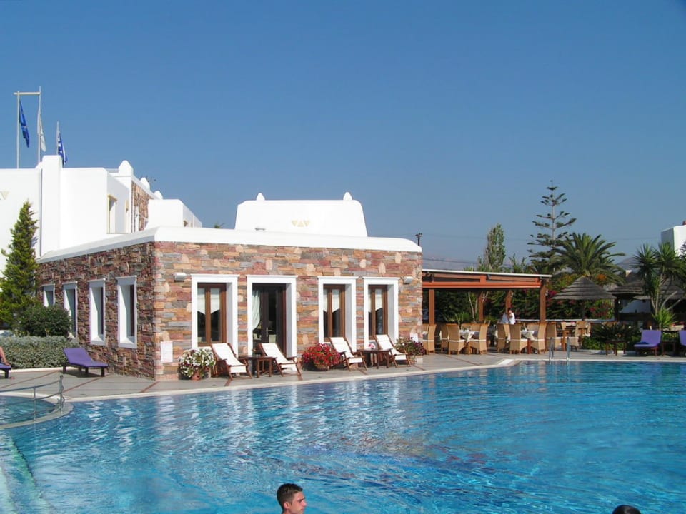 Pool und Restaurant Naxos Resort Beach Hotel