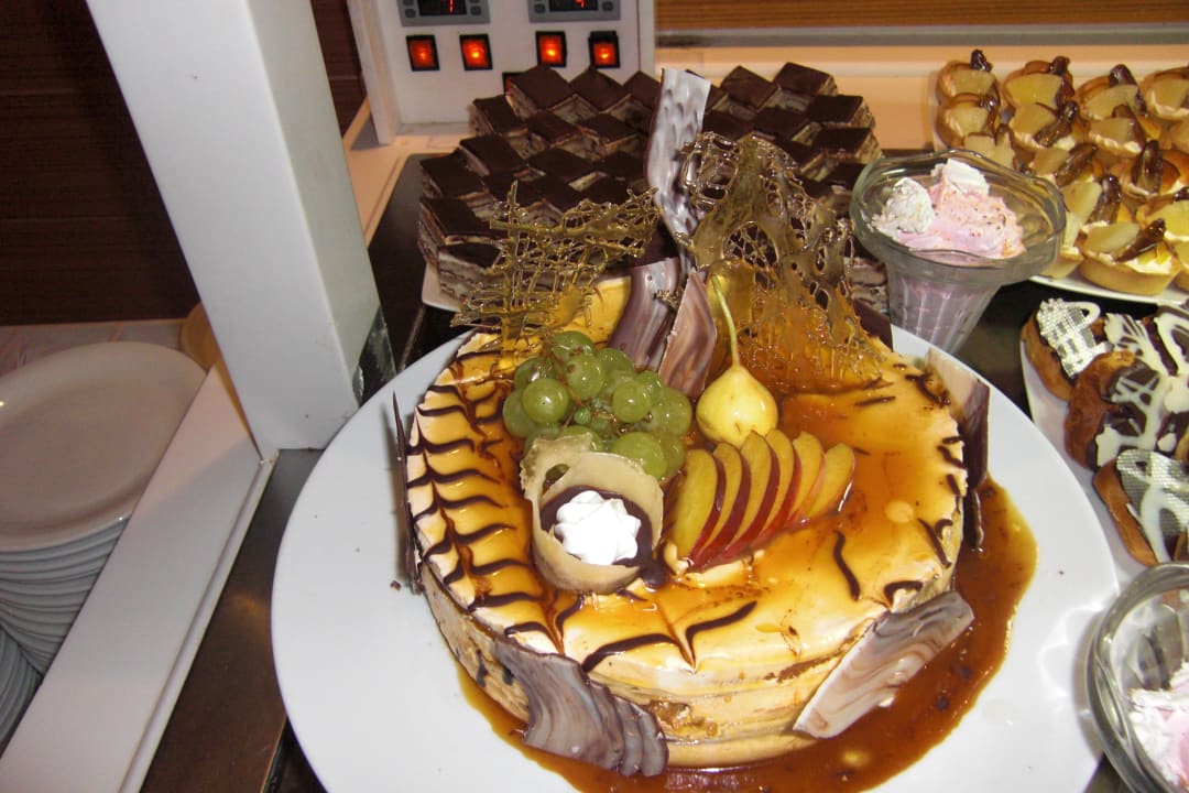 Kuchenkunstwerk The Orangers Beach Resort and Bungalows