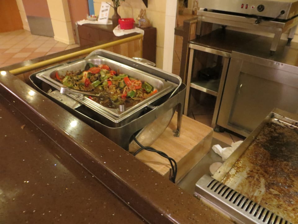 Teil des Abendbuffets Anissa Beach & Village