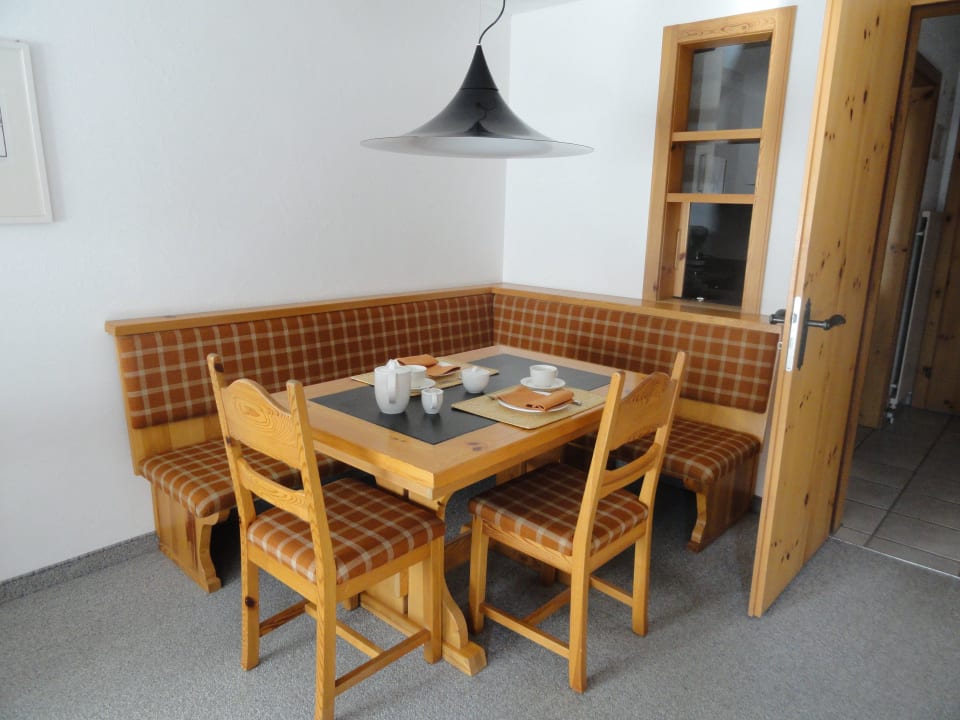 Tischecke Aparthotel Chesa Munteratsch