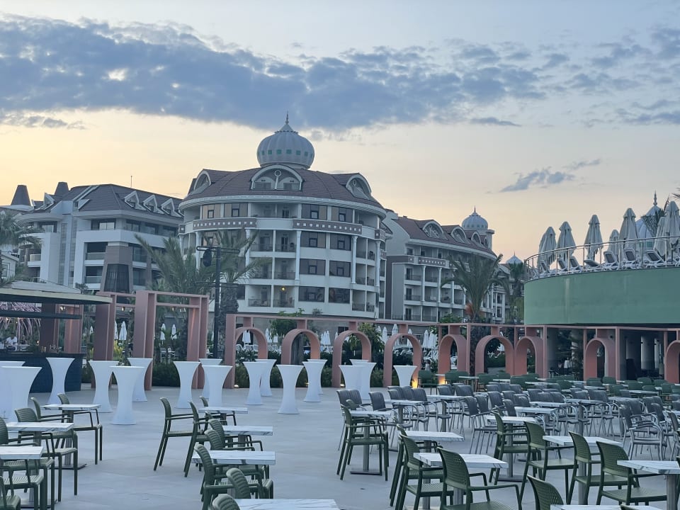 Außenansicht Kirman Belazur Resort & Spa