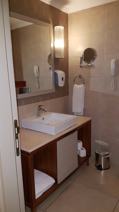 Zimmer Well Palace Side