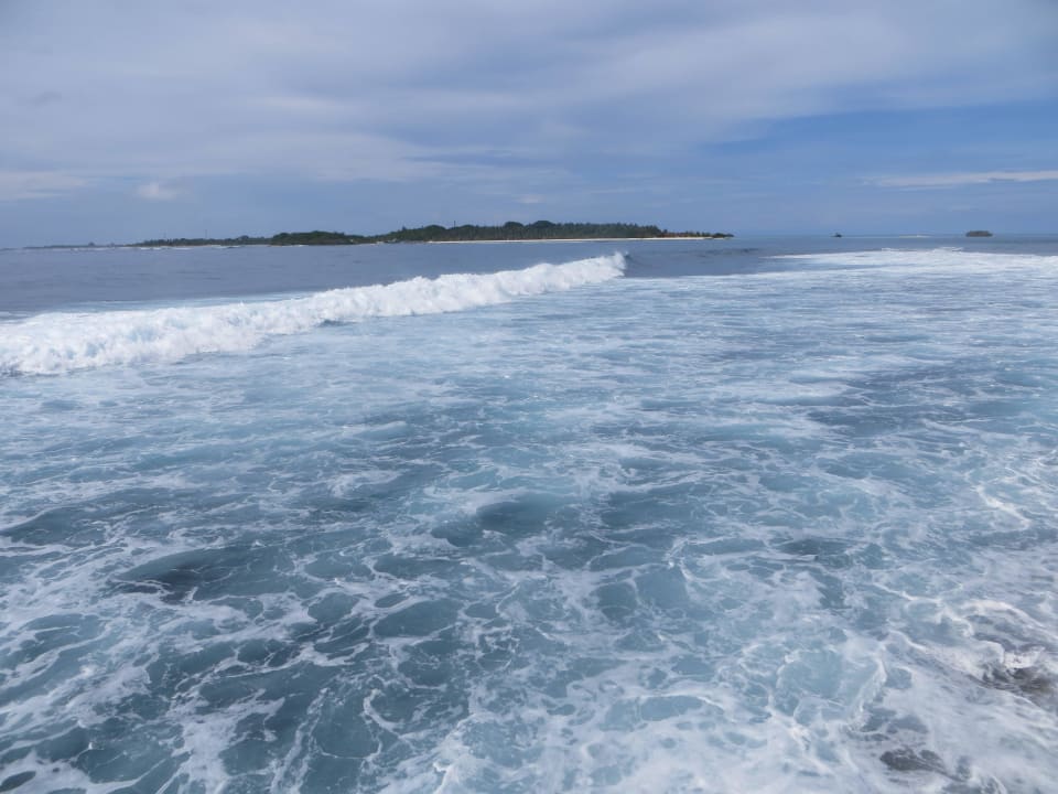 Um den Surf Break Point herum Adaaran Select Hudhuran Fushi - Premium All Inclusive