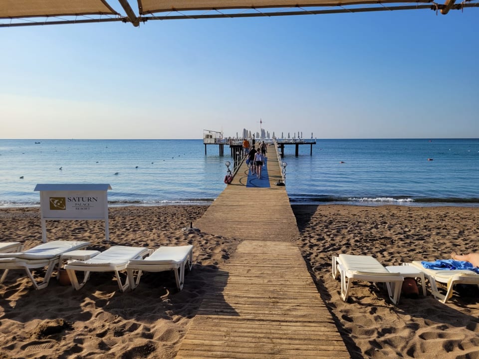 Strand Saturn Palace Resort Hotel