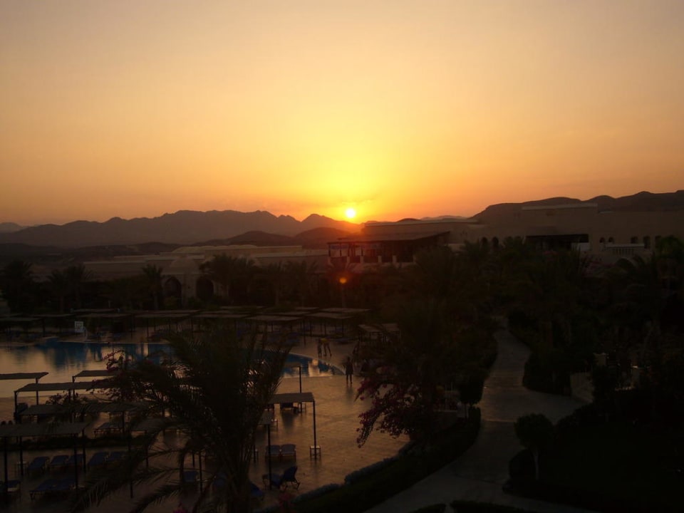 Sonnenuntergang in der Anlage TUI MAGIC LIFE Kalawy