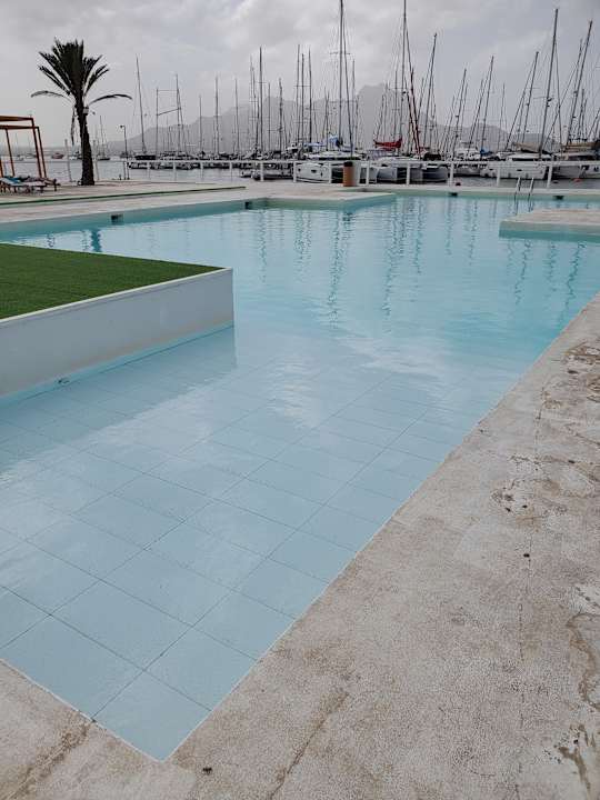 Pool Mansa Marina Hotel