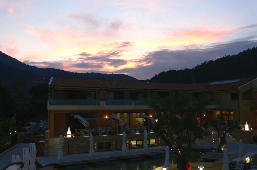 Sonnenuntergang am Hotel Alexandra Golden Boutique - Adults only