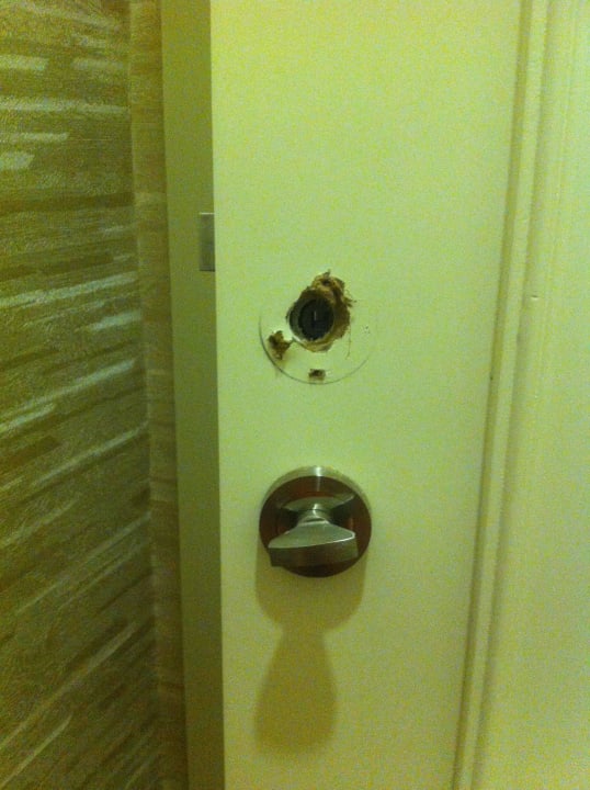 Toilttentür defekt  Castival Hotel