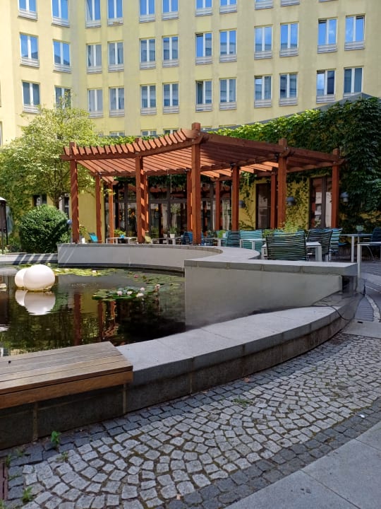 Gartenanlage Vienna House Easy by Wyndham Leipzig