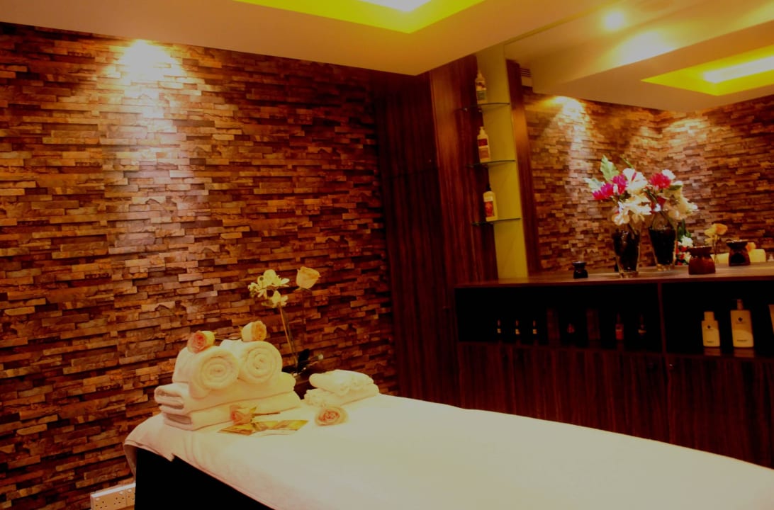 SERANO Spa by CHELSEA Chelsea Tower Hotel Apartments