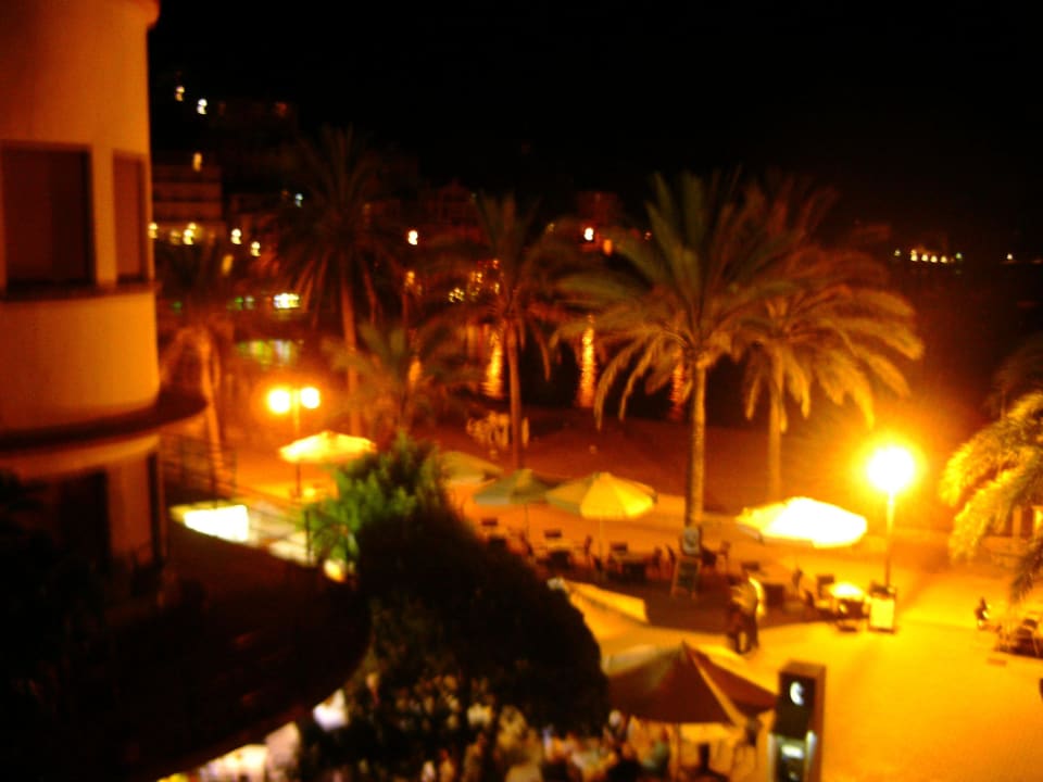 Promenade bei Nacht Hotel Los Geranios