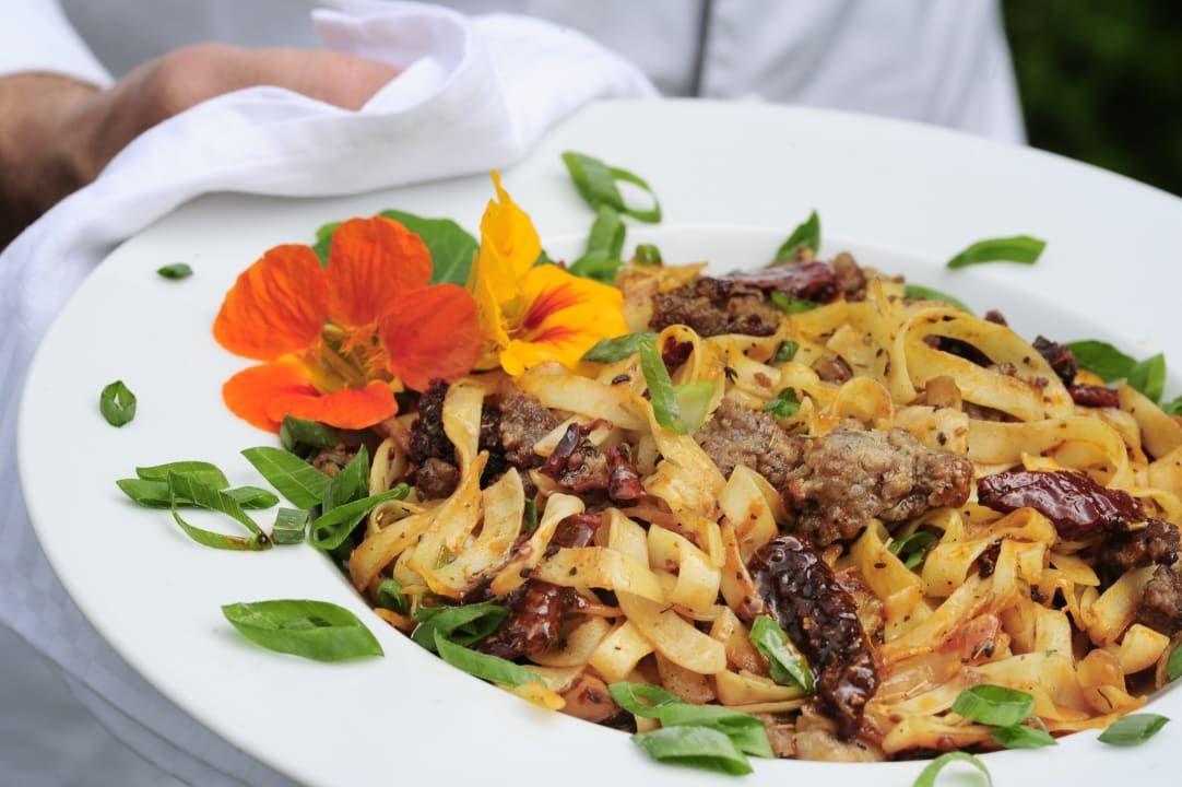 Restaurant krenzers rhön mit Rhönschaf-Hotel