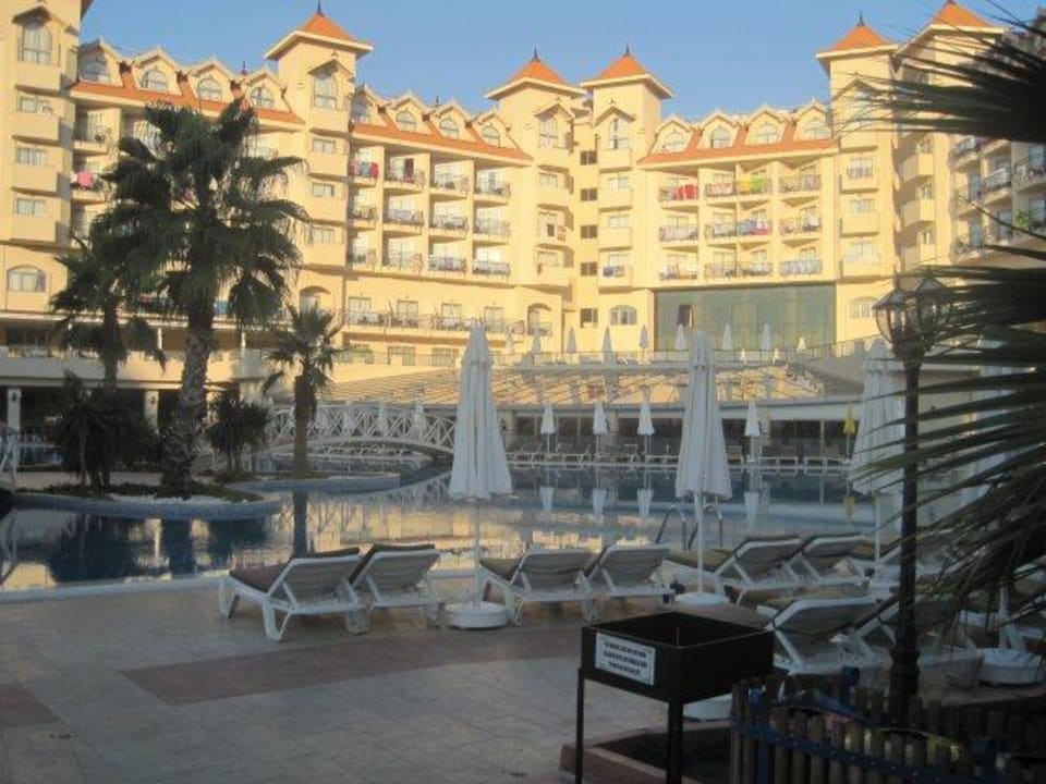 Pool Side Mare Resort & Spa