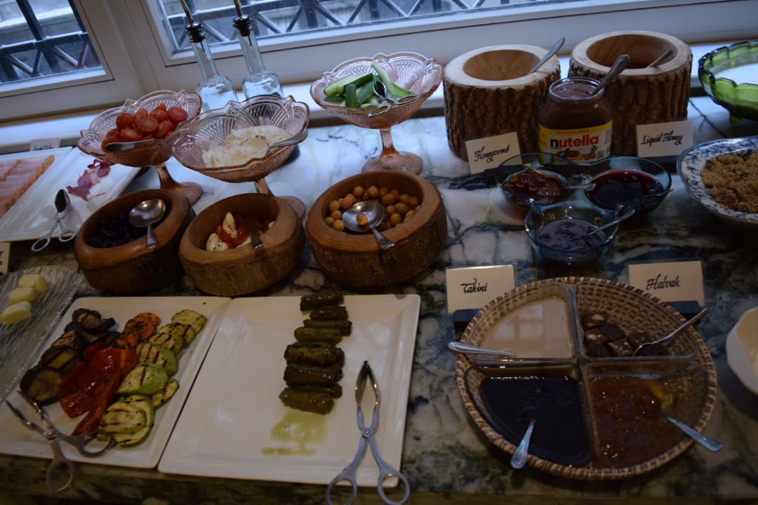 Frühstück in Buffet-Form (Teilansicht) The House Hotel Vault Karakoy