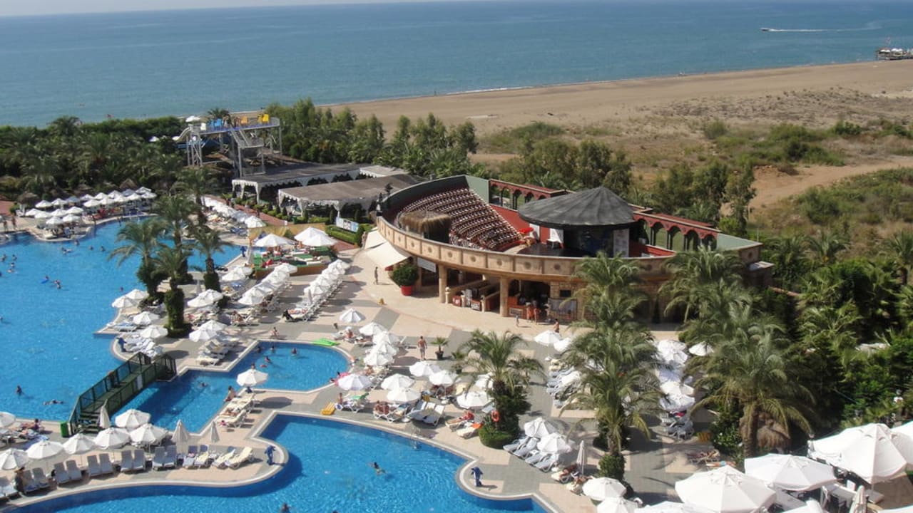 Poolanlage bei Tag Hotel Delphin Palace
