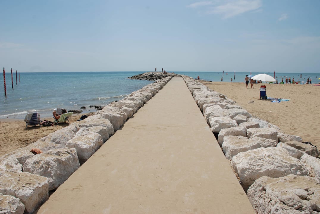 Mole vor dem Hotel Hotel Fenix