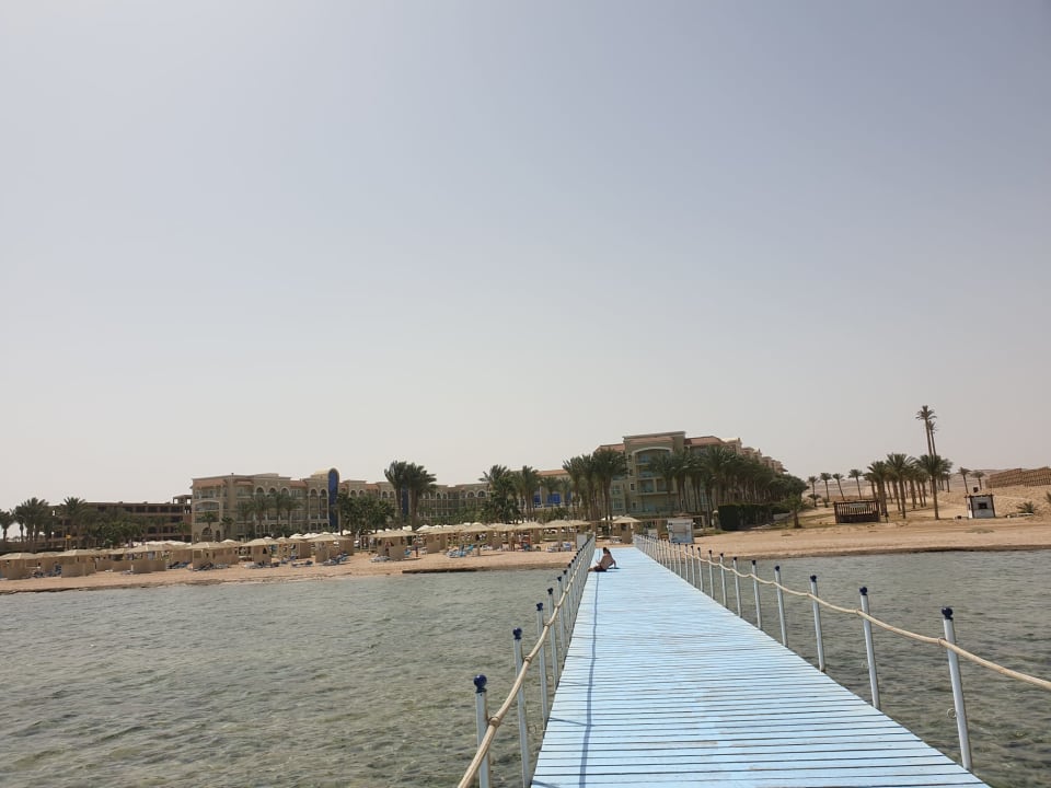 Strand Premier Le Reve Hotel & Spa