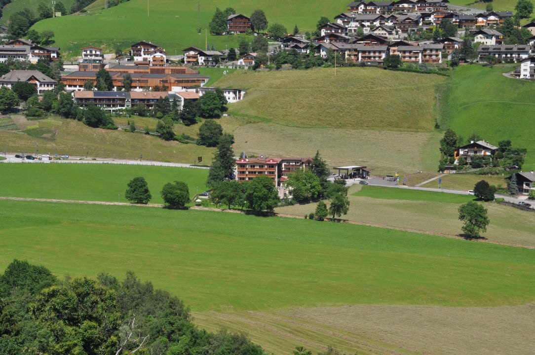 Außenansicht Hotel Wiesenhof Garden Resort