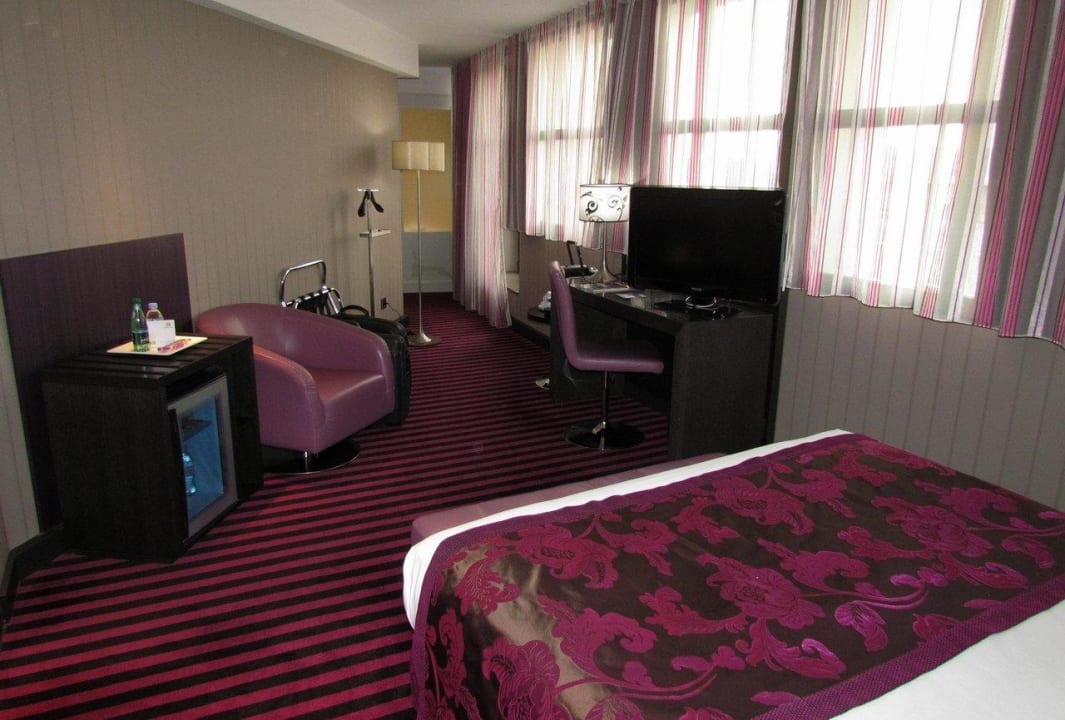 Executive balcony room #804 with Eiffel view Hotel Holiday Inn Paris Notre Dame