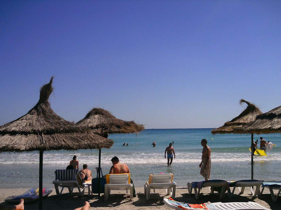 Sicht von unseren Liegen am Strand Mahdia Beach & Aquapark
