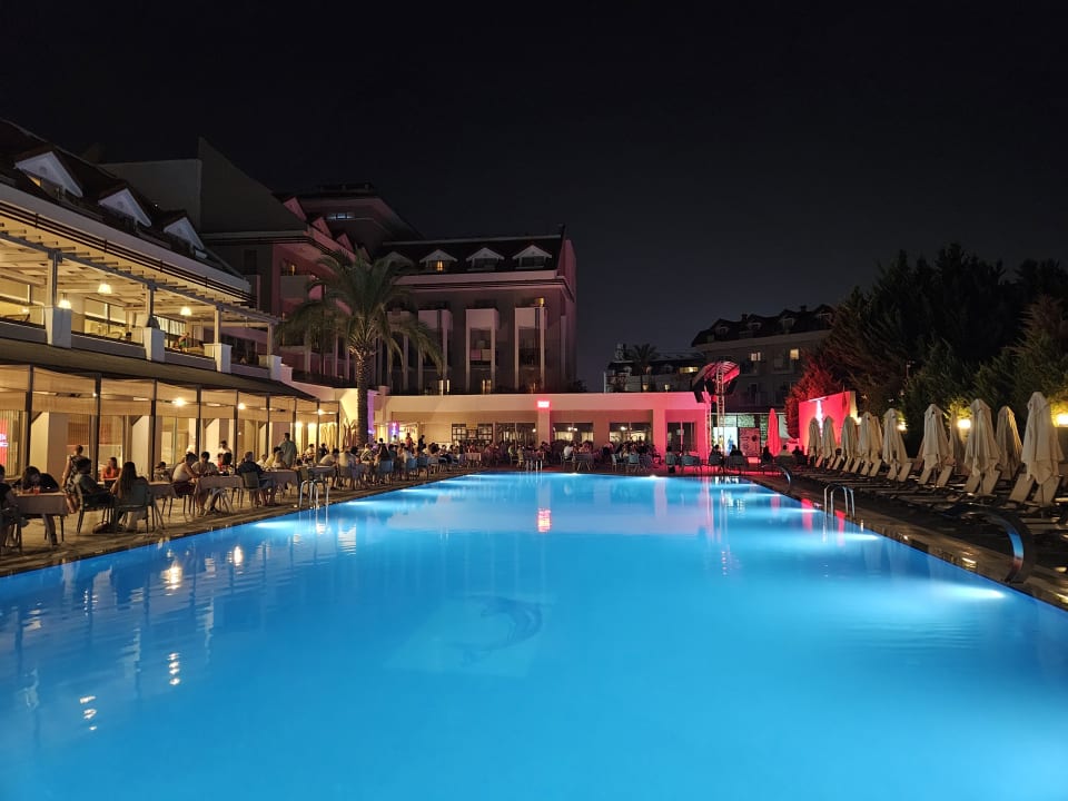 Pool Side Story Resort & Spa