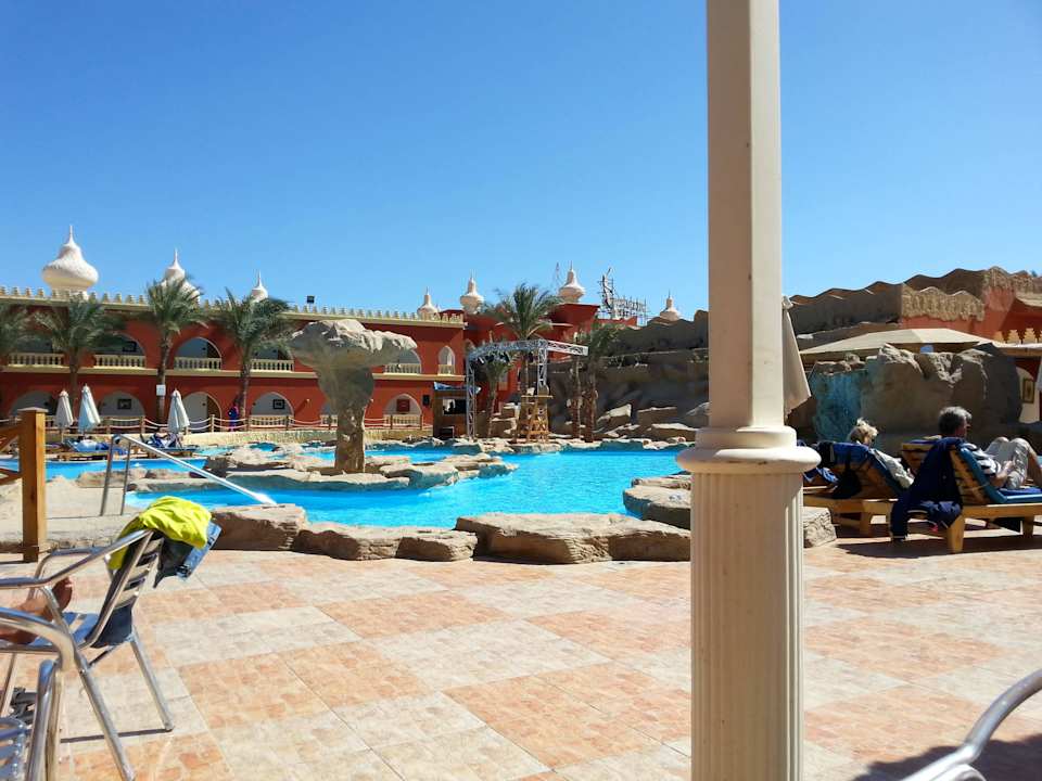 Poolanlage im Hotel Pickalbatros Alf Leila Wa Leila Resort - Neverland Hurghada
