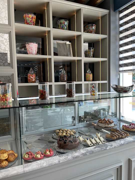 Gastro Saturn Palace Resort Hotel