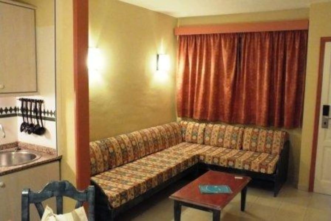 Eingangsbereich und Schlafplatz für 3. Person HOVIMA Jardin Caleta