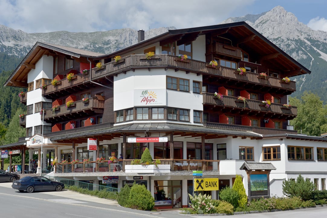 Außenansicht Garni Hotel - Das Alpin Kaiserzeit