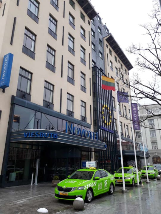Hotel z zewnątrz Hotel Novotel Vilnius