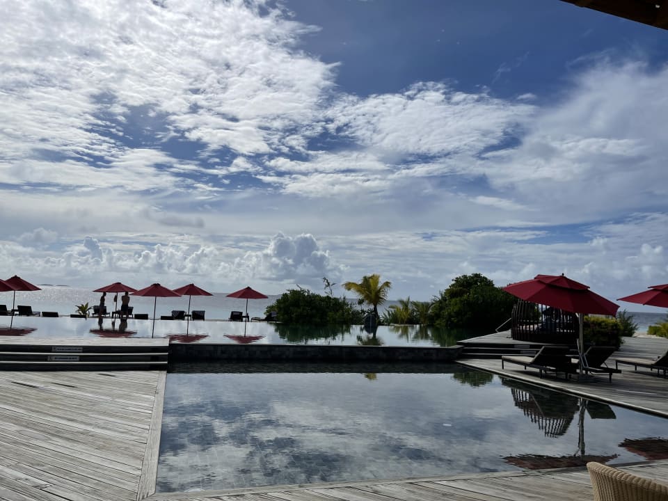 Pool NH Collection Maldives Havodda Resort