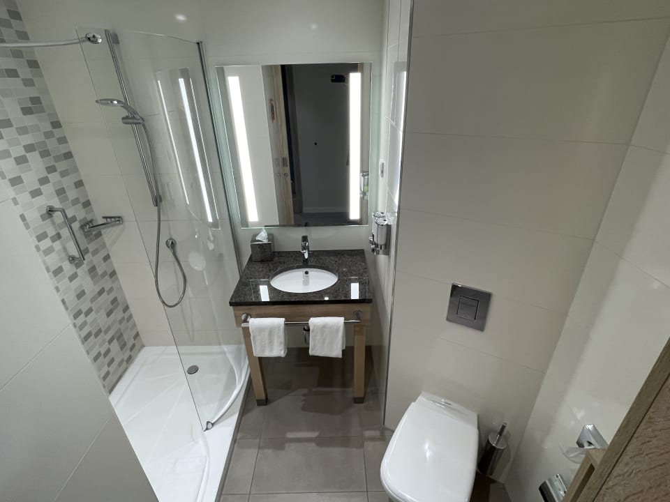 Zimmer Hampton By Hilton Frankfurt Airport