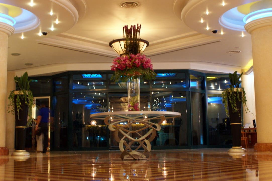 Lobby Le Meridien Mina Seyahi Beach Resort & Waterpark
