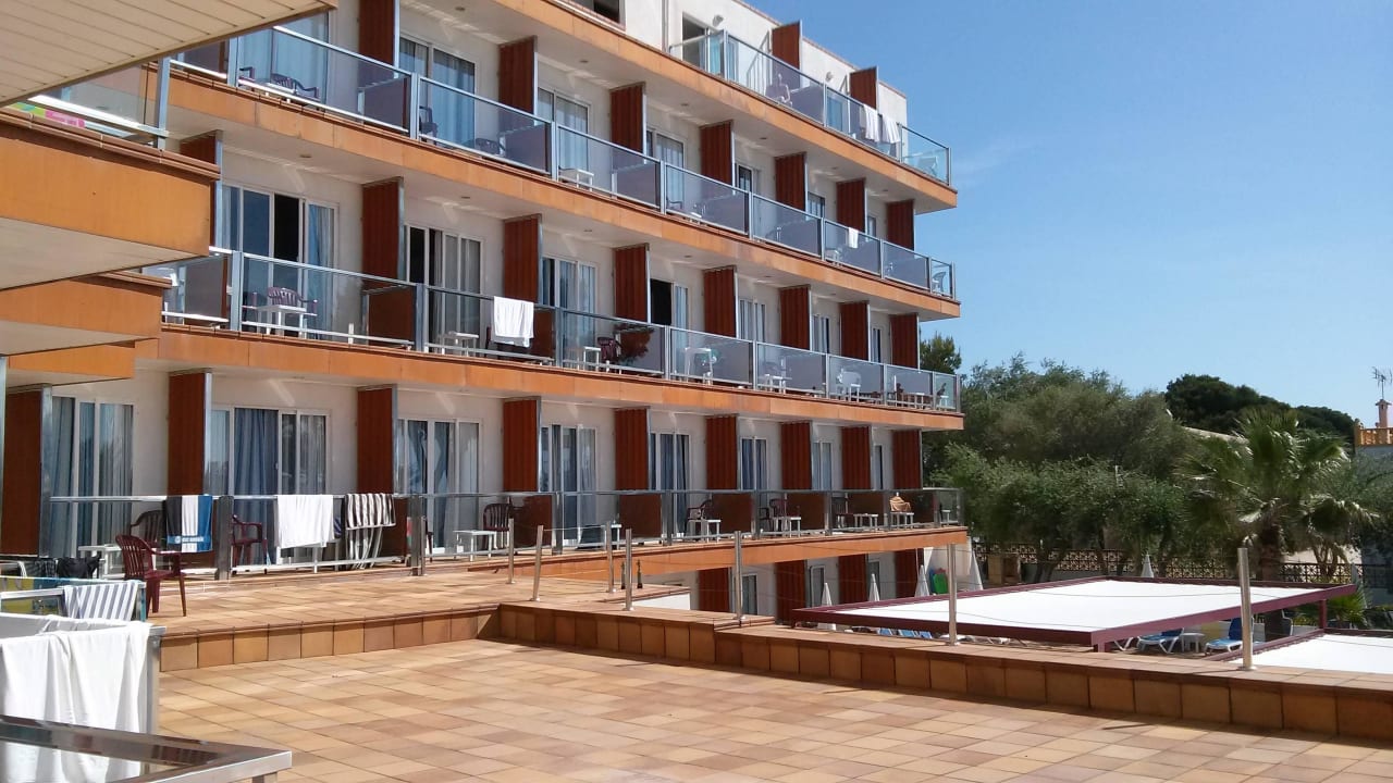 Ausblick vom Balkon direkt zur Dachterrasse Hotel Clumba