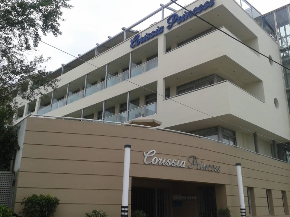 Hoteleingang Hotel Corissia Princess