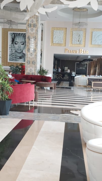 Lobby Azura Deluxe Resort & Spa Hotel