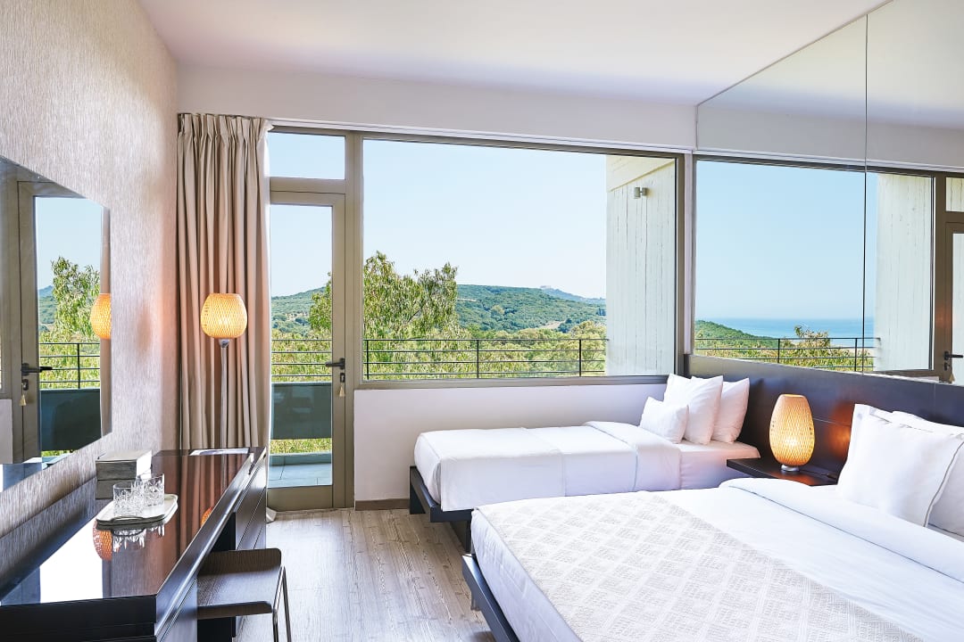 Zimmer Grecotel LUXME Palms at Riviera Olympia & Aqua Park