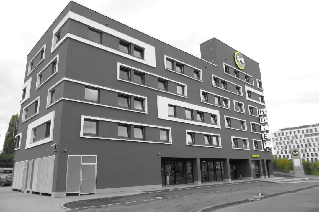 Hotel von aussen B&B Hotel Heidelberg